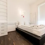 Life & Bike Apartment